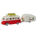 Punane buss matkahaagisega