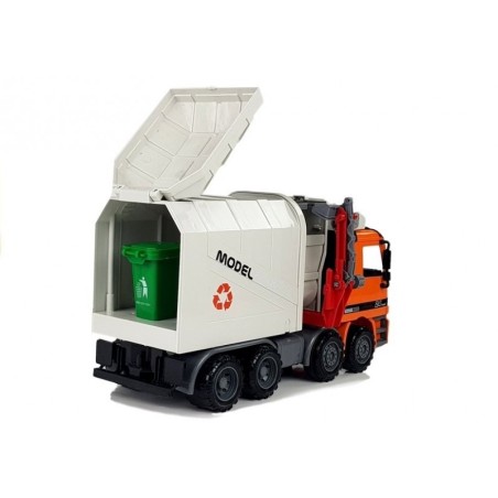 Mootoriga prügiauto prügikast