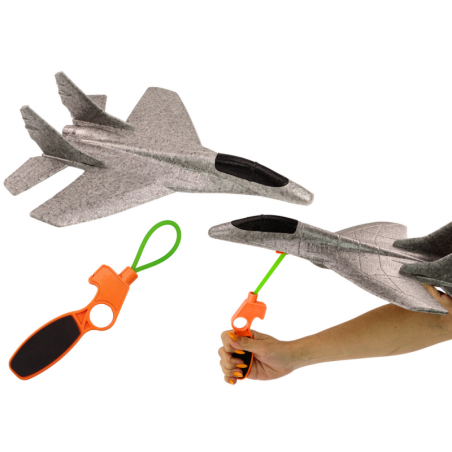 Vahtpolüstüroolist hävituslennuk koos kadakaheitjaga, hall