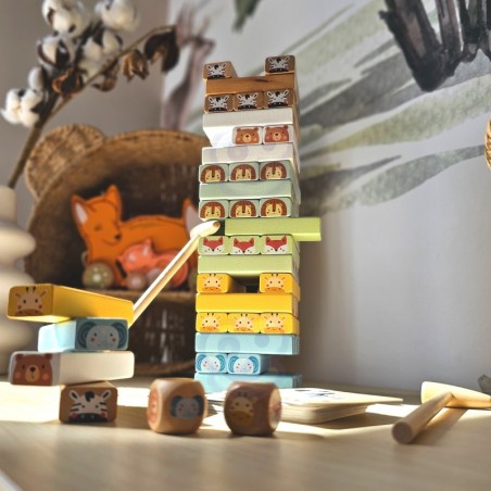 Oskusmäng torni ladumine Jenga loomadega