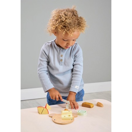 Puidust Lõigatavad juustud lõikelauaga