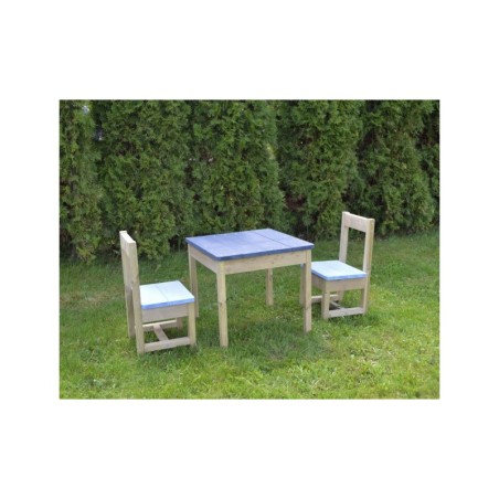 Puidust laua ja toolide komplekt