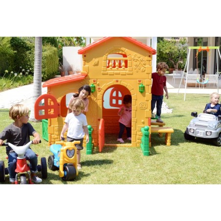 FEBER Garden House Super Villa koos laua ja toolidega