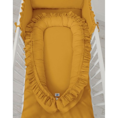 Beebipesa kroogitud äärega, sinepikollane