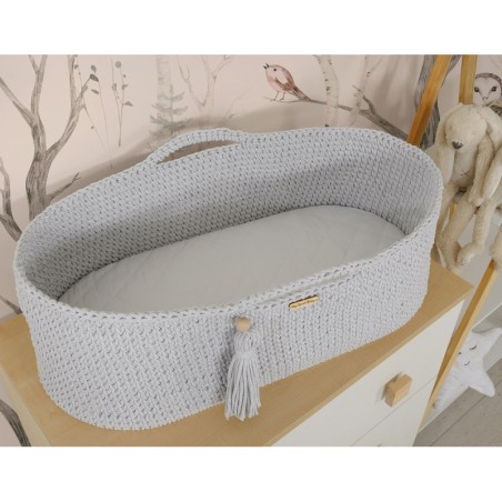 Heegeldatud beebihäll korv Boho jalgadega, helehall