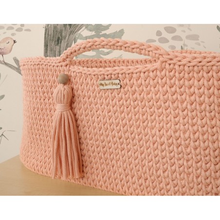 Heegeldatud beebihäll korv Boho jalgadega, salmon