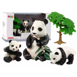 Loomade kujukeste komplekt Panda söömas väikestega