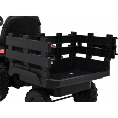 Must laste elektriline traktor koos haagisega