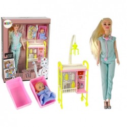 Lastele mõeldud nukk arst pikkade juustega...