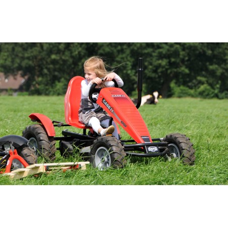 Laste kartautod BERG Case IH XXL-BFR, punane, reguleeritava istmega