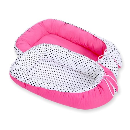 Beebipesa kahepoolne Premium Cocoon väikelastele - valged täpid/ tumeroosa