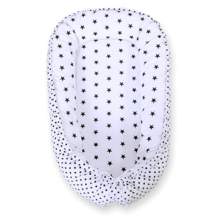 Beebipesa kahepoolne Premium Cocoon väikelastele - mustad tähed/täpid