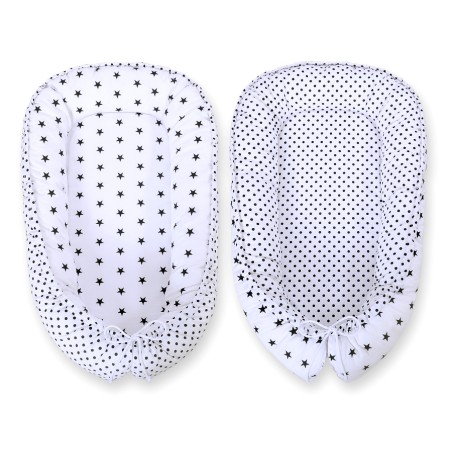 Beebipesa kahepoolne Premium Cocoon väikelastele - mustad tähed/täpid