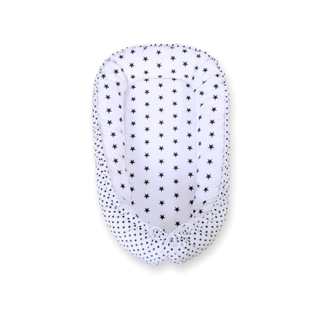 Beebipesa kahepoolne Premium Cocoon väikelastele - mustad tähed/täpid