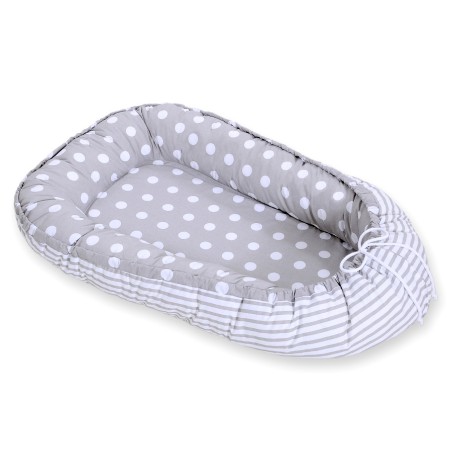 Beebipesa kahepoolne Premium Cocoon väikelastele - täpid hall