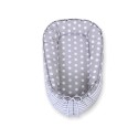 Beebipesa kahepoolne Premium Cocoon väikelastele - täpid hall
