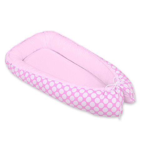 Beebipesa kahepoolne Premium Cocoon väikelastele - roosa valgete täppidega/roosa