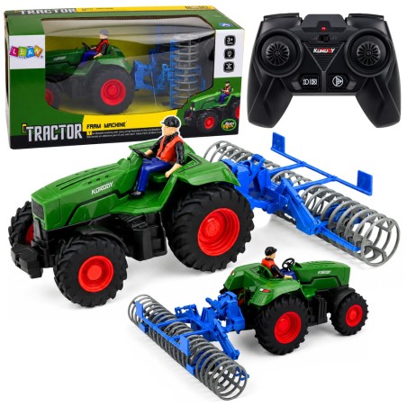 Roheline kaugjuhitav traktor põllurulli ja põllumehega 1:24