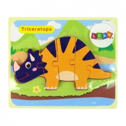 Puidust pusle dinosaurused Triceratops...