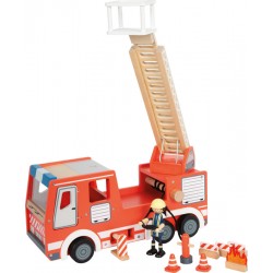 Puidust tuletõrjeauto lisadega