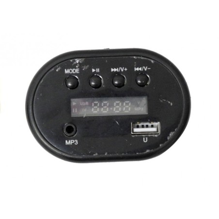 Raadiopaneel autoga BMW X6M elektriautole