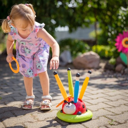 Kolm-ühes arkaadmäng raketiheitja hüppenööriga viskamine sihikule lepatriinu