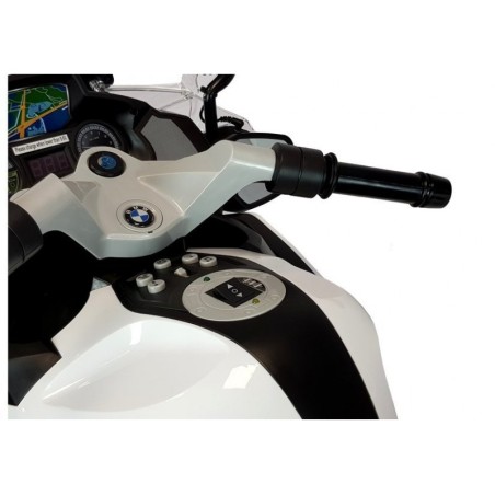 BMW politseimootorratas valge – elektriline sõit mootorrattal