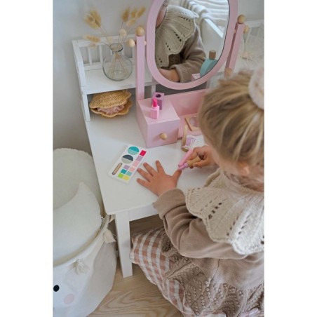 Laste mängu meigikohver