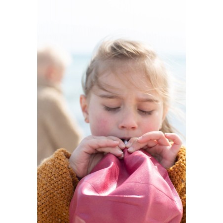 Scrunch pall, kirsipunane