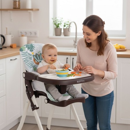 Kokkupandav söögitool mänguasjadega