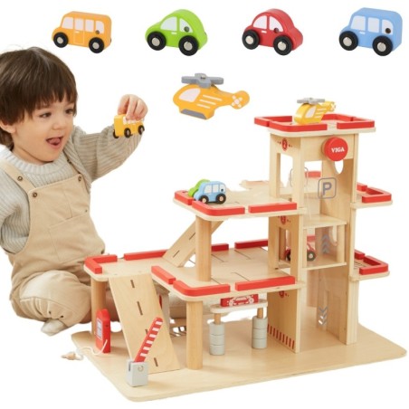 Puidust parkla autodele koos liftiga neljale autole ja helikopterile