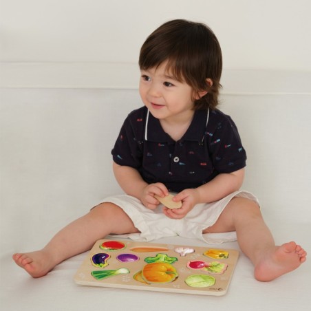 Puidust Montessori köögiviljade pusle