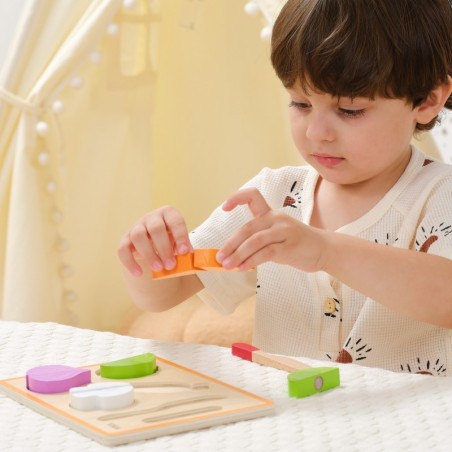 Viga puidust monssori õpetlik pusle köögiviljade lõikamine