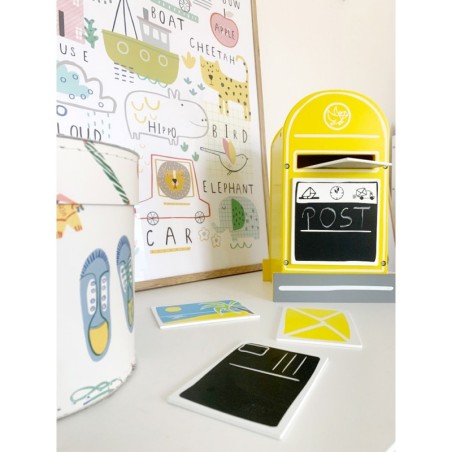 Kirjakast koos tarvikutega