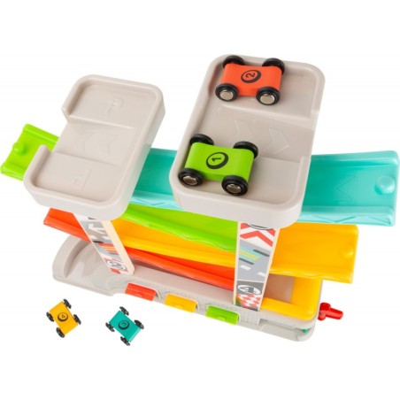 Parkimistasandi ja garaažidega võidusõidurada