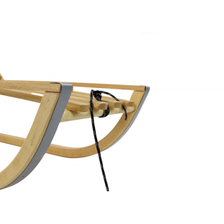 Puidust kelk seljatoega ja nööriga