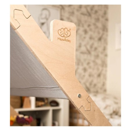 Puidust mängumaja telk roosa katusega